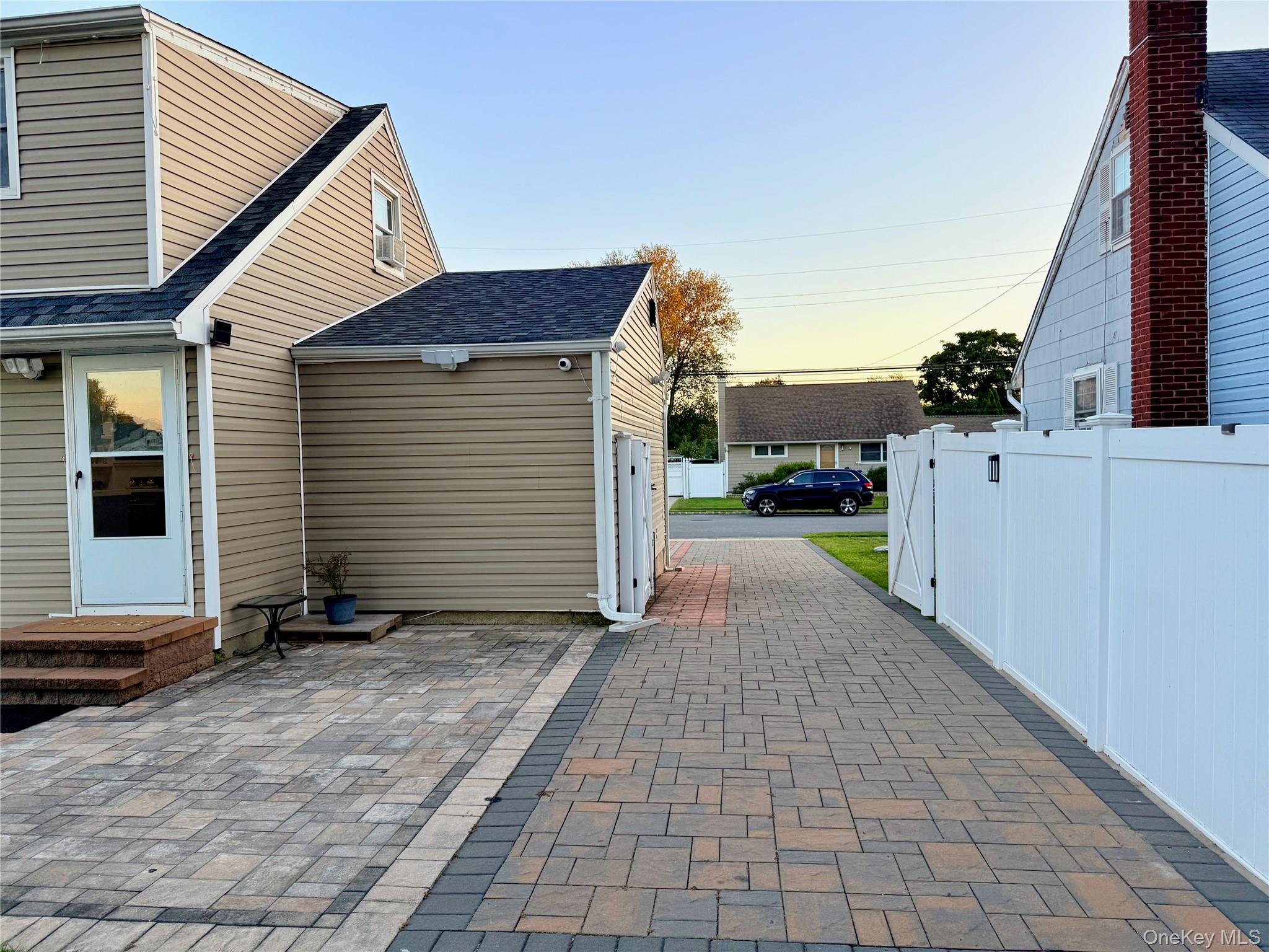 #4 photo, 27 Central Avenue, North Babylon , NY 11703