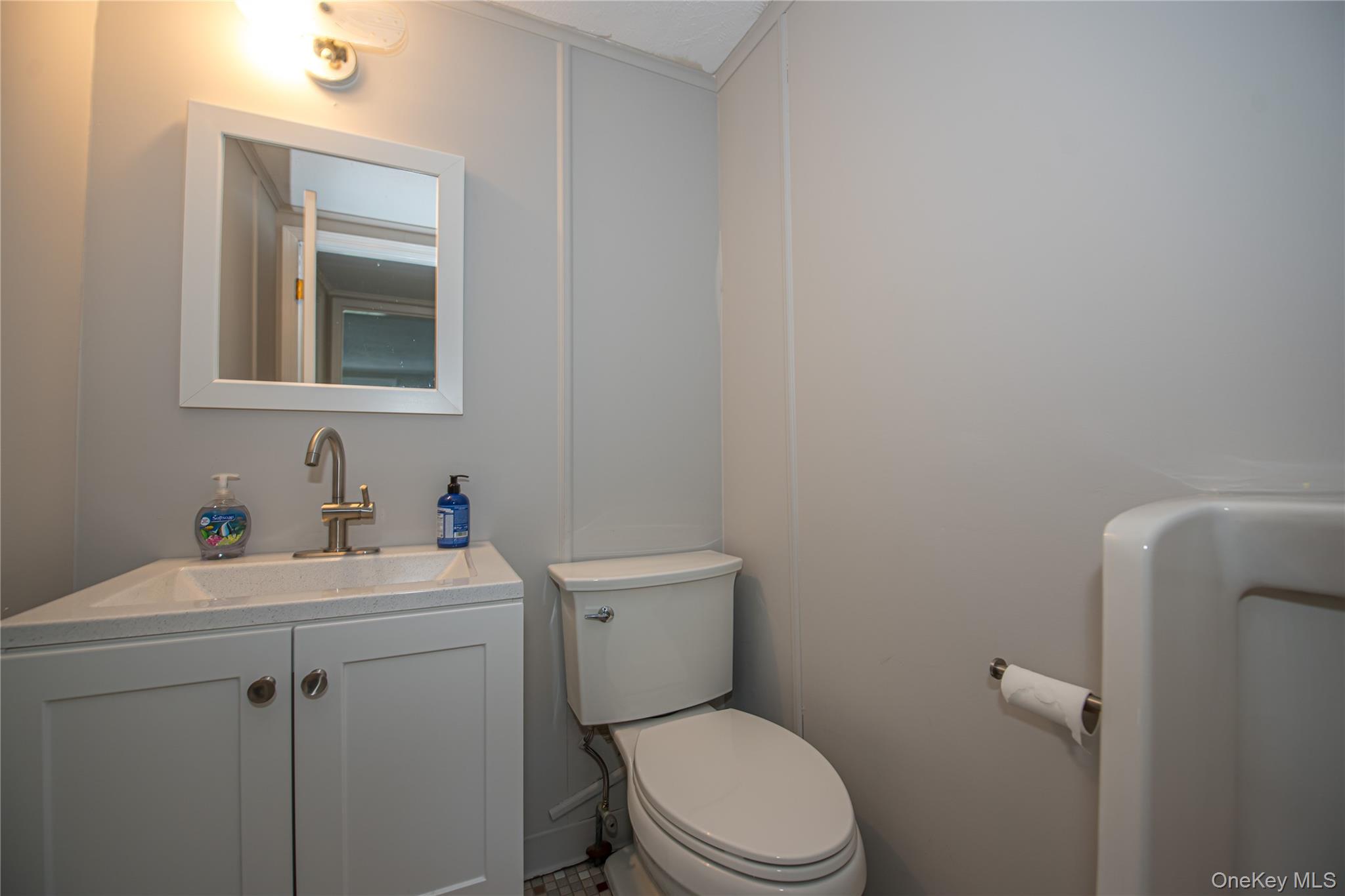 #11 photo, 206 E Main Street, Babylon , NY 11702