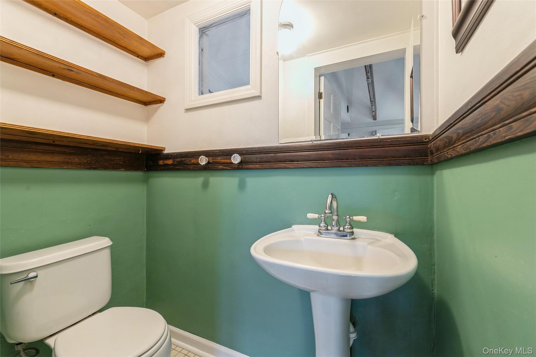 #11 photo, 609 1st Street, Greenport , NY 11944