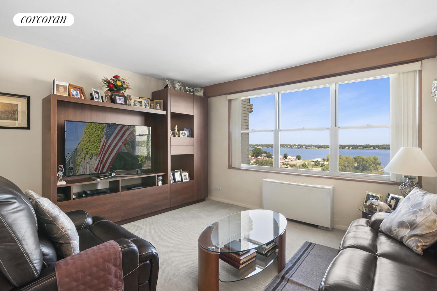 #11 photo, 17-85 215TH Street, クイーンズ区 Bay Terrace , NY 11360