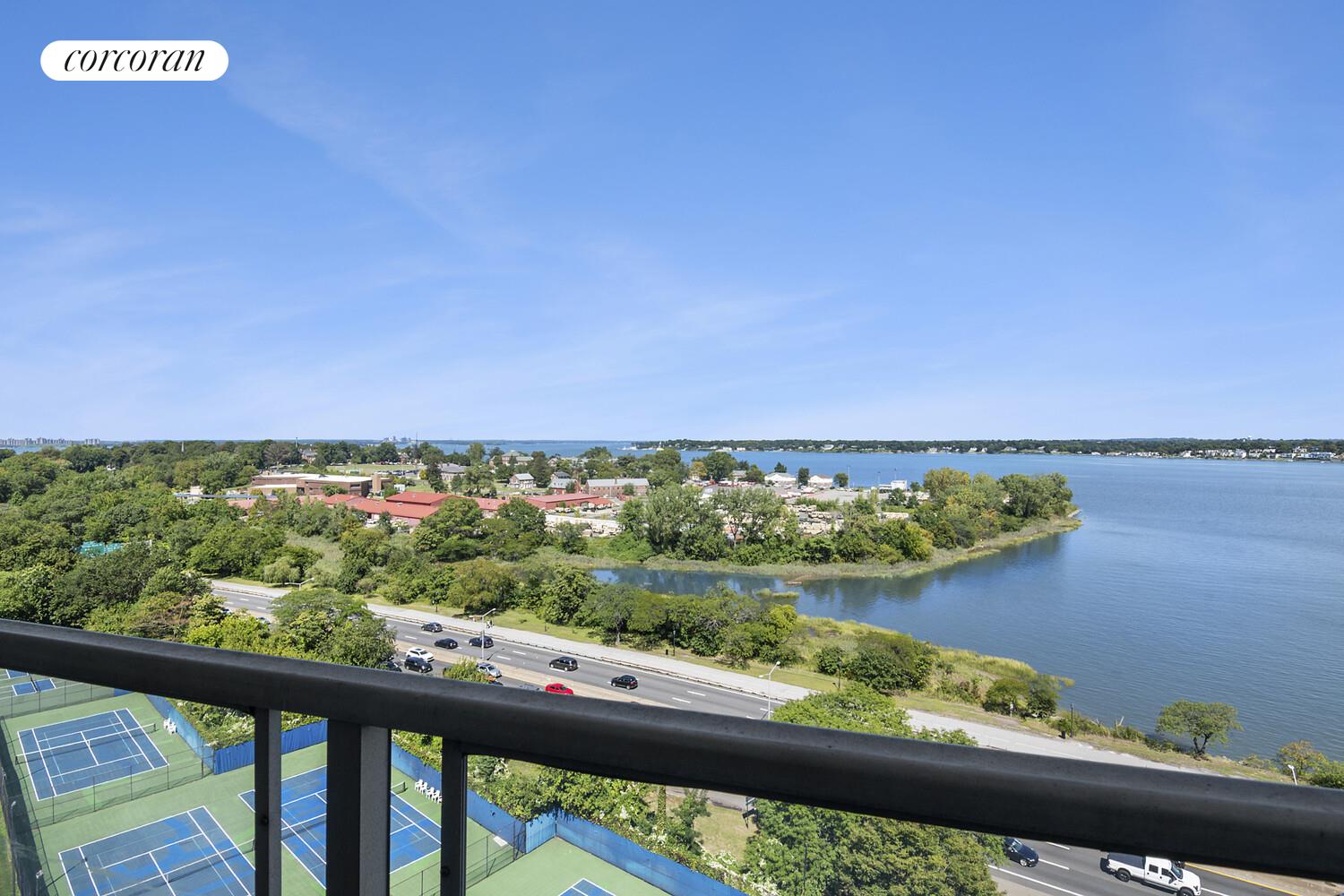 #15 photo, 17-85 215TH Street, クイーンズ区 Bay Terrace , NY 11360