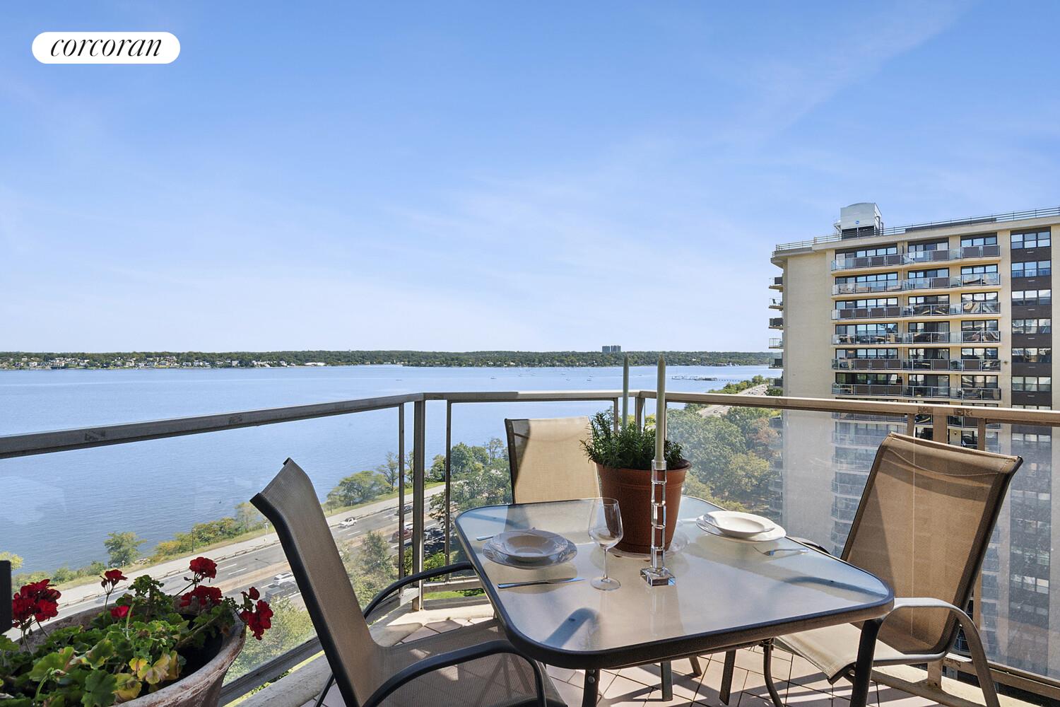 #7 photo, 17-85 215TH Street, クイーンズ区 Bay Terrace , NY 11360