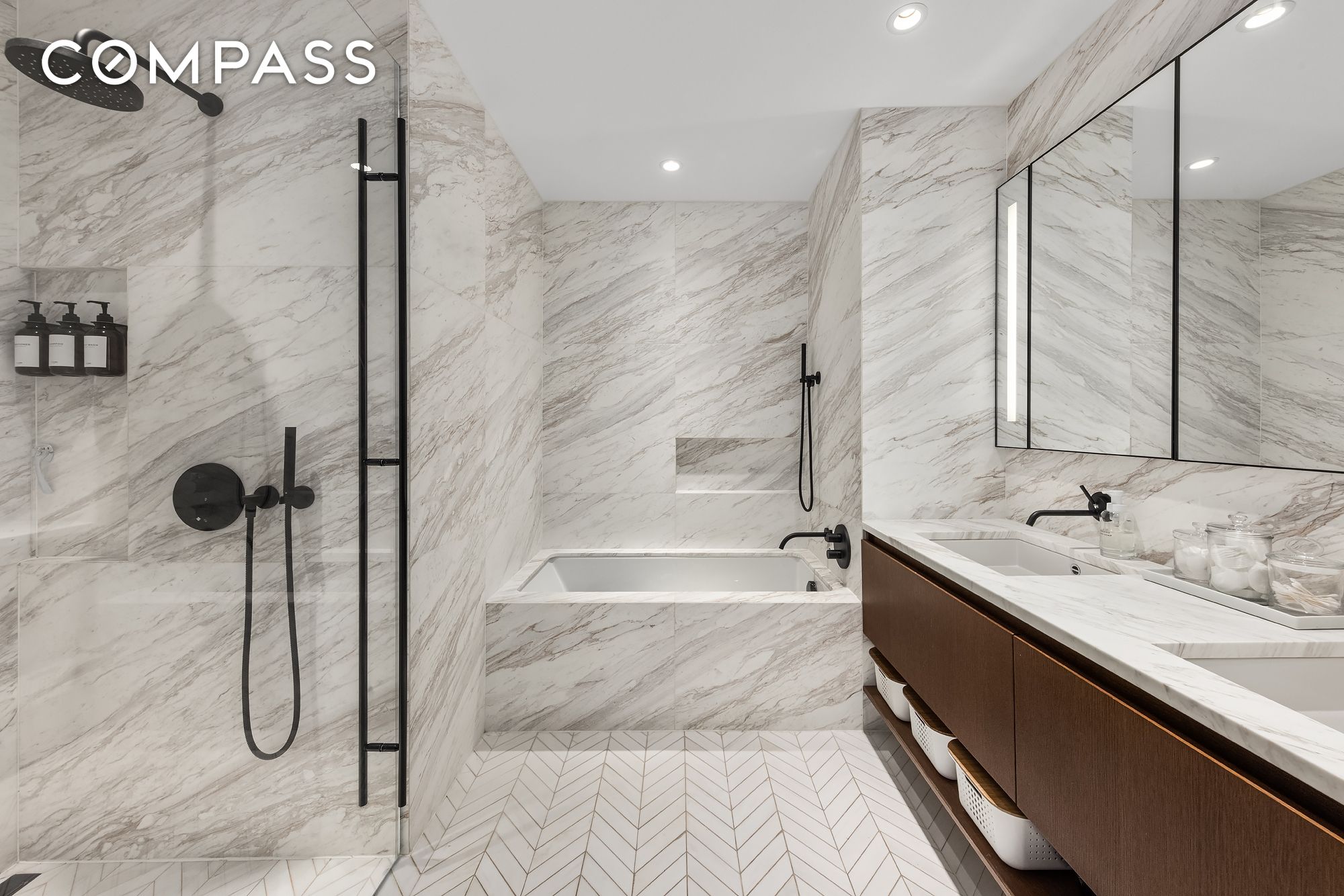 #9 photo, 570 Broome Street, マンハッタン Hudson Square , NY 10013