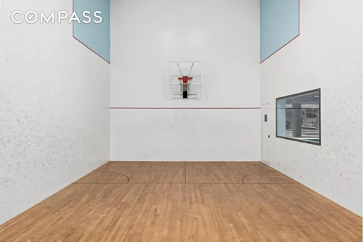 #17 photo, 235 E 40th Street, マンハッタン Murray Hill , NY 10016