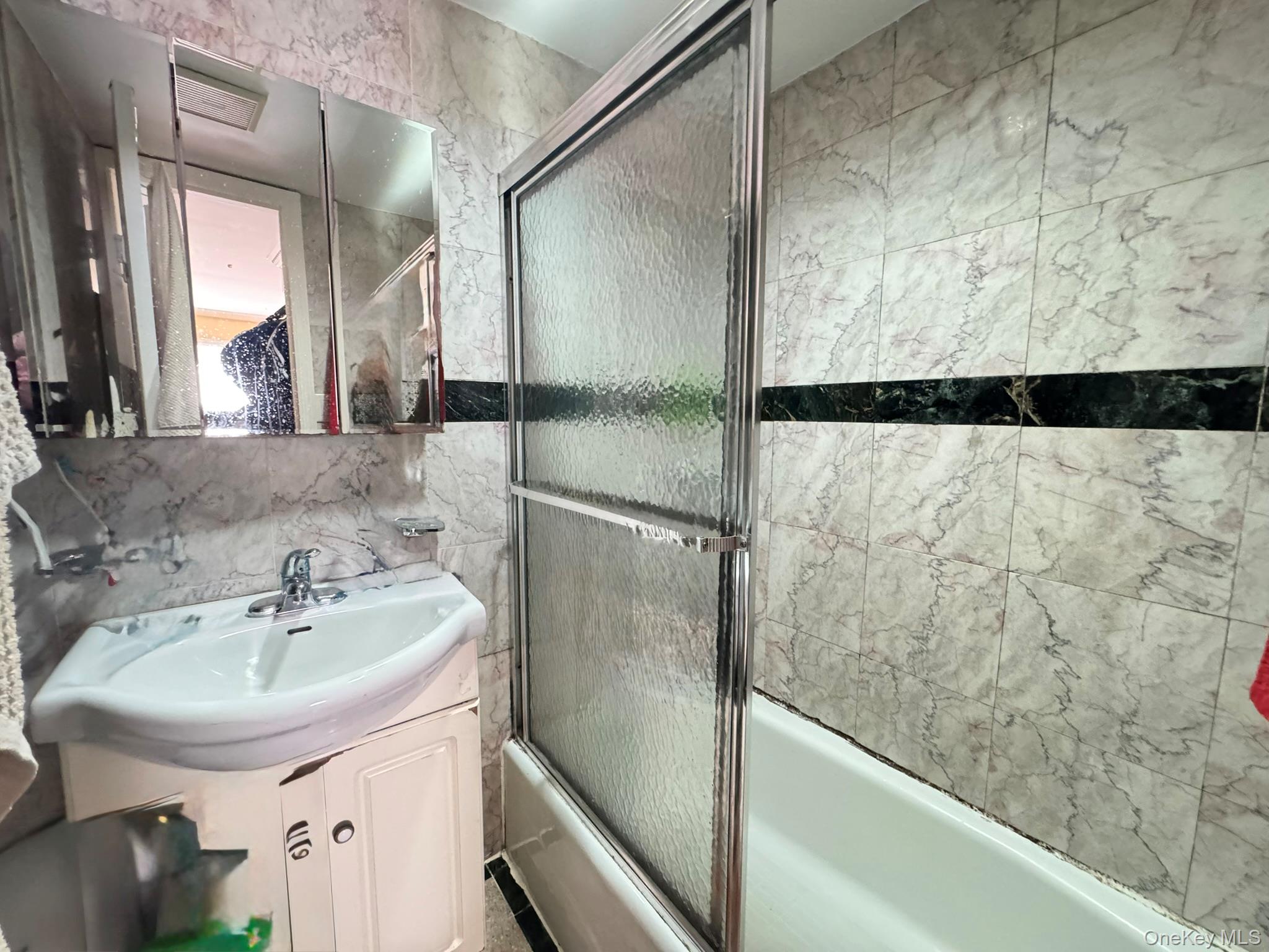 #12 photo, 104-21 39th Avenue, クイーンズ区 Corona , NY 11368