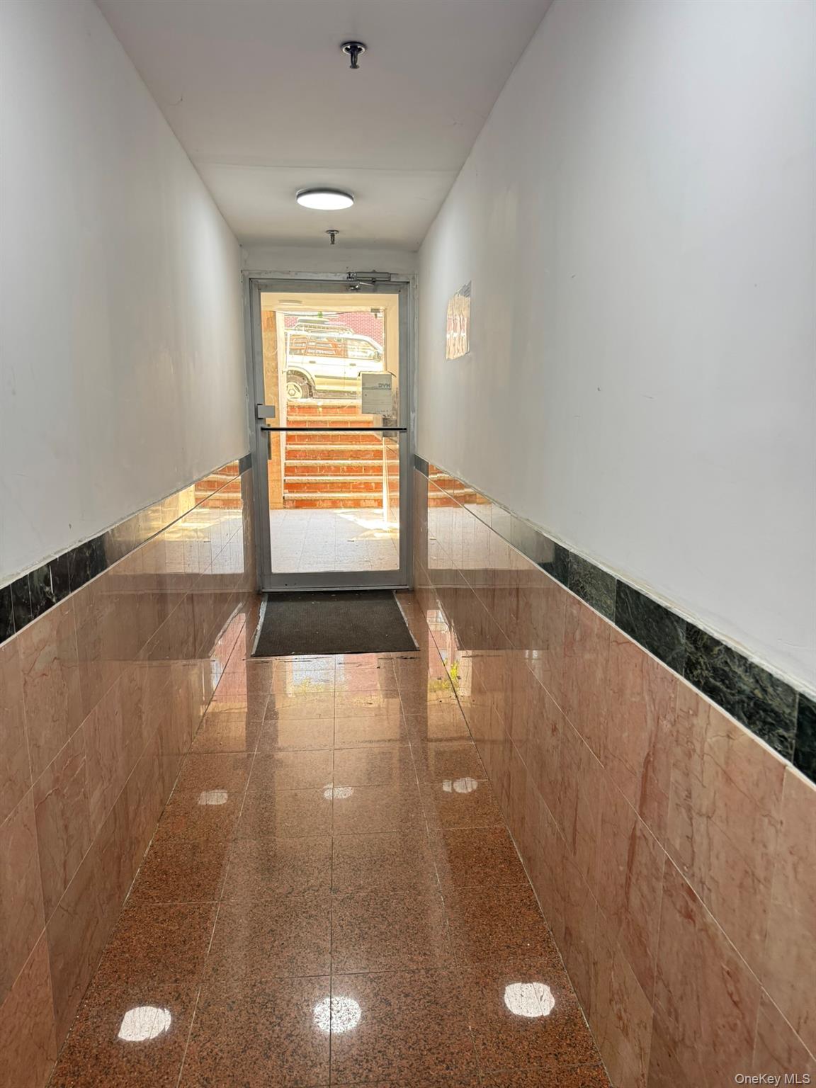 #15 photo, 104-21 39th Avenue, クイーンズ区 Corona , NY 11368