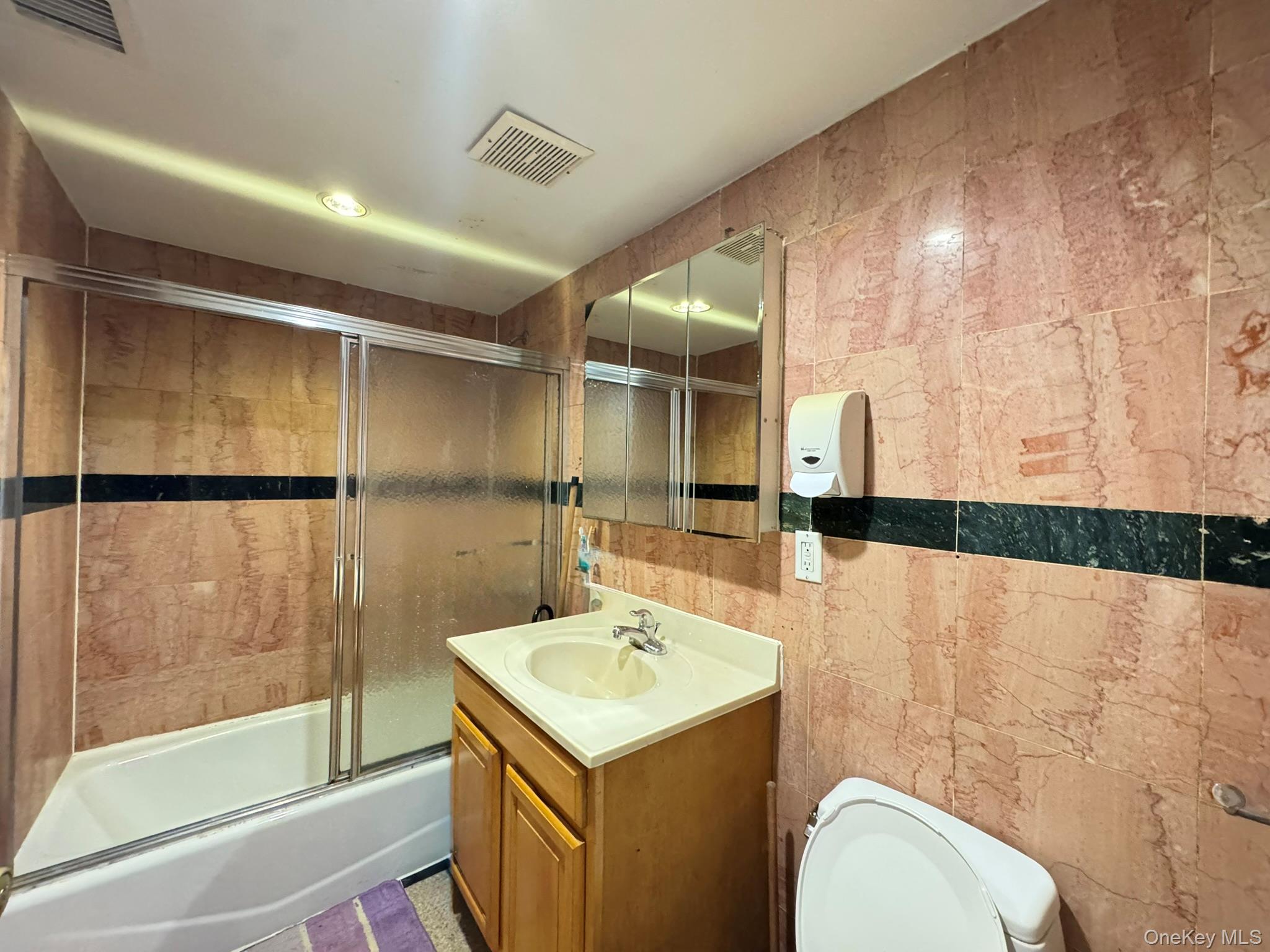 #7 photo, 104-21 39th Avenue, クイーンズ区 Corona , NY 11368