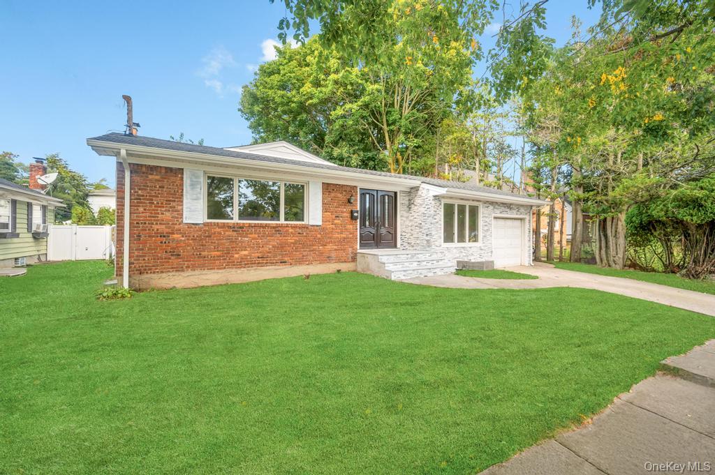 #2 photo, 3771 Jerusalem Avenue, Seaford , NY 11783