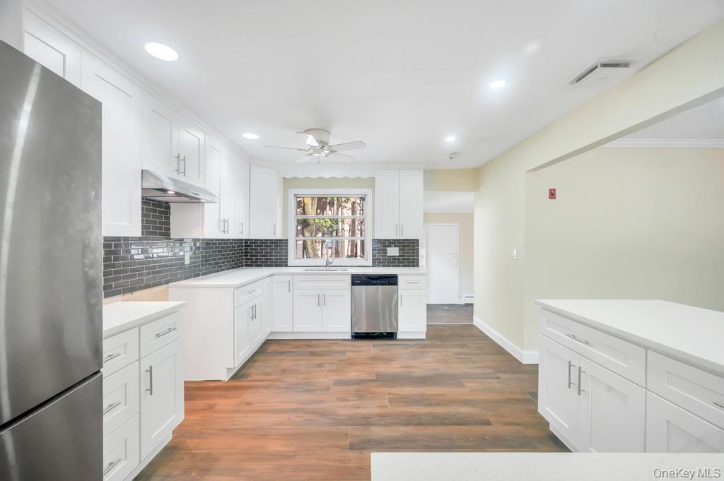 #20 photo, 3771 Jerusalem Avenue, Seaford , NY 11783