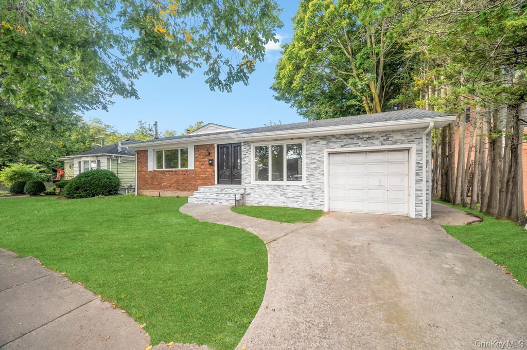 #3 photo, 3771 Jerusalem Avenue, Seaford , NY 11783