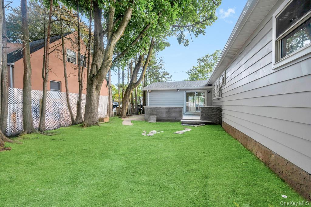 #7 photo, 3771 Jerusalem Avenue, Seaford , NY 11783