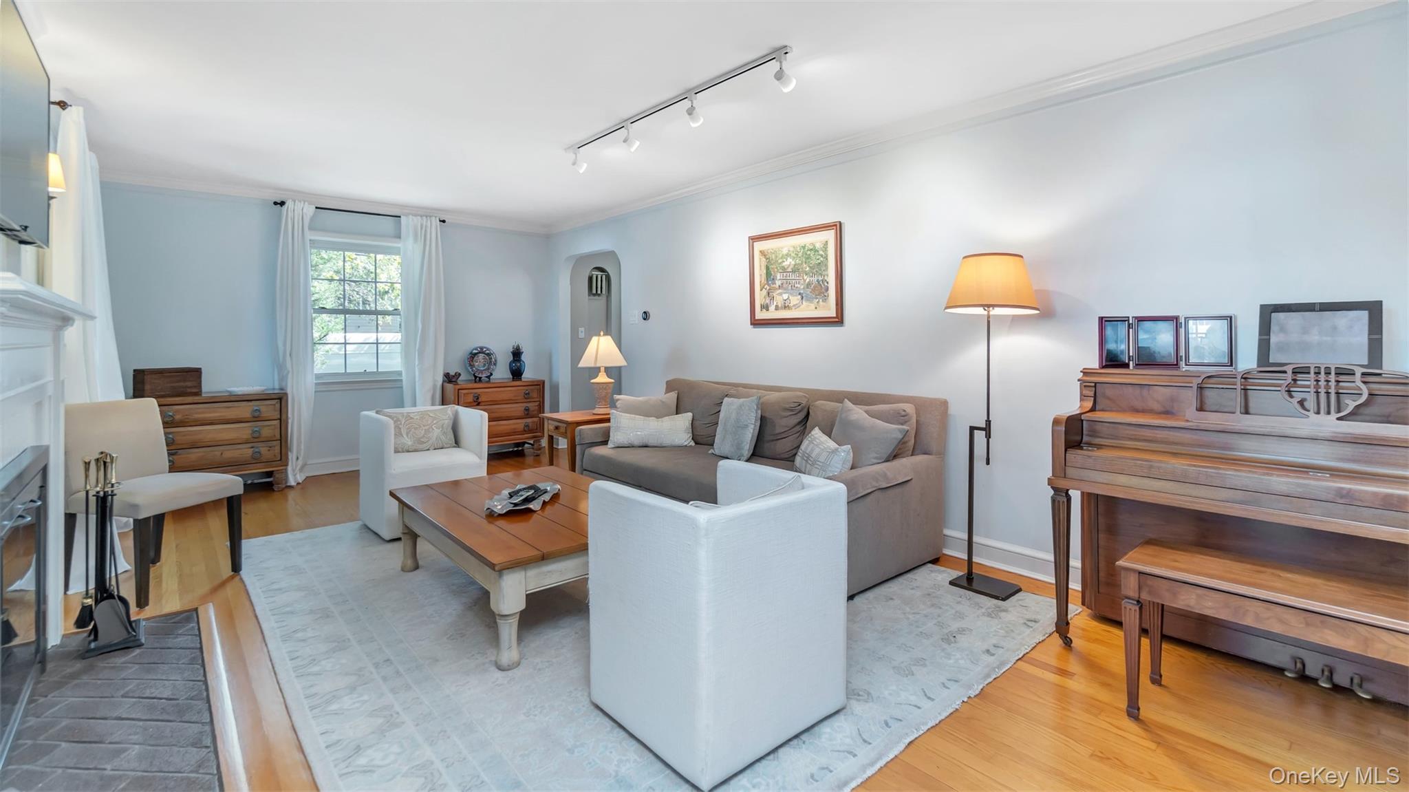 #13 photo, 35 Carlton Street, Malverne , NY 11565