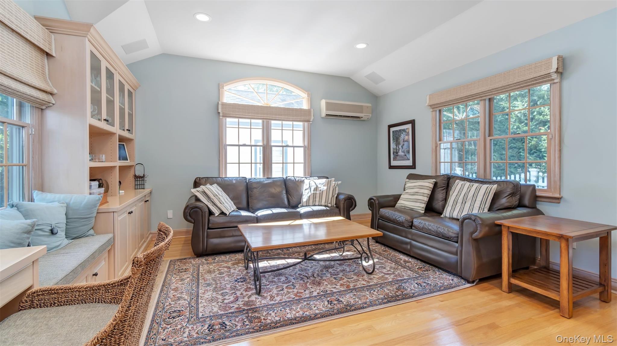 #16 photo, 35 Carlton Street, Malverne , NY 11565