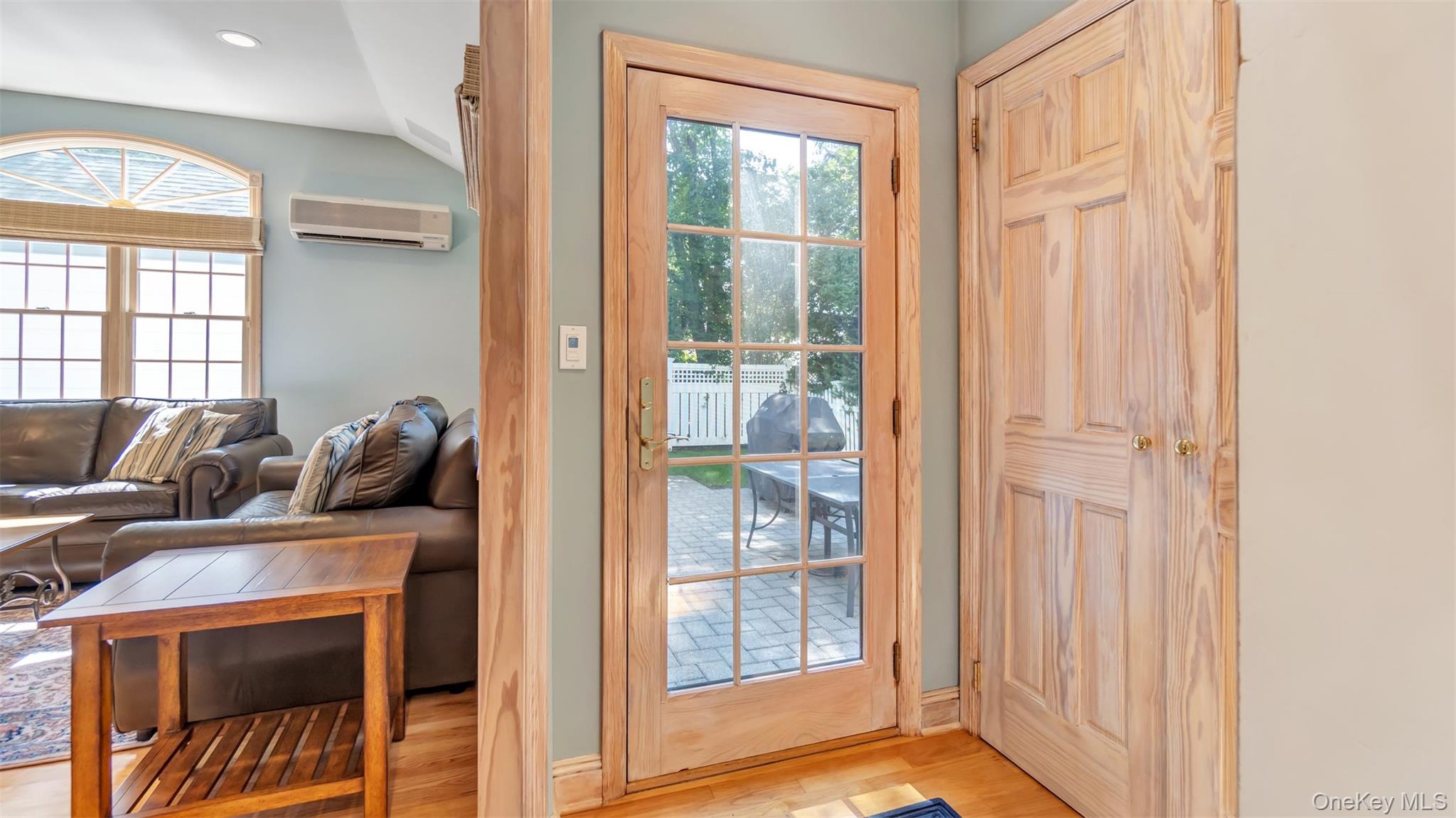 #19 photo, 35 Carlton Street, Malverne , NY 11565