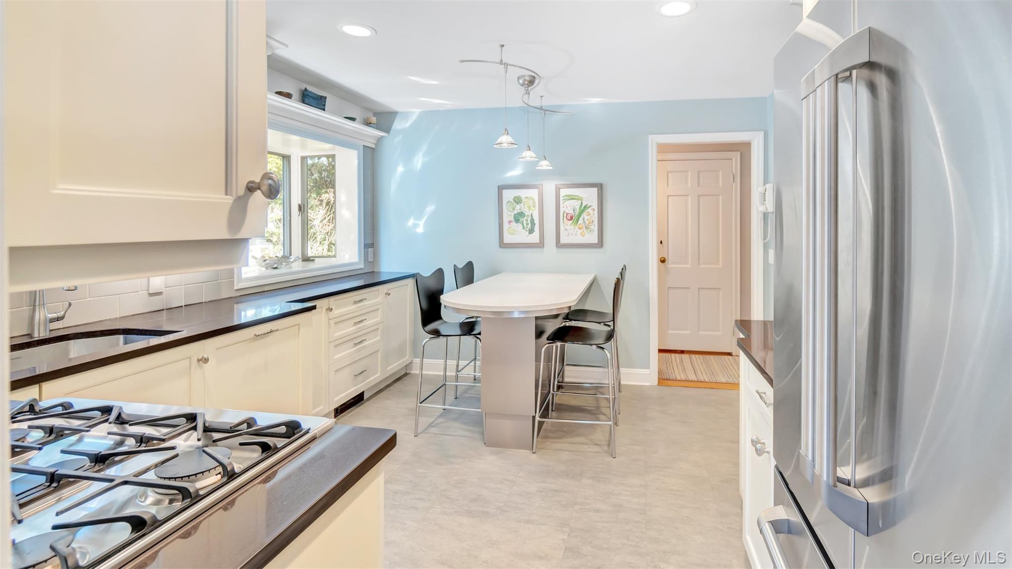 #20 photo, 35 Carlton Street, Malverne , NY 11565