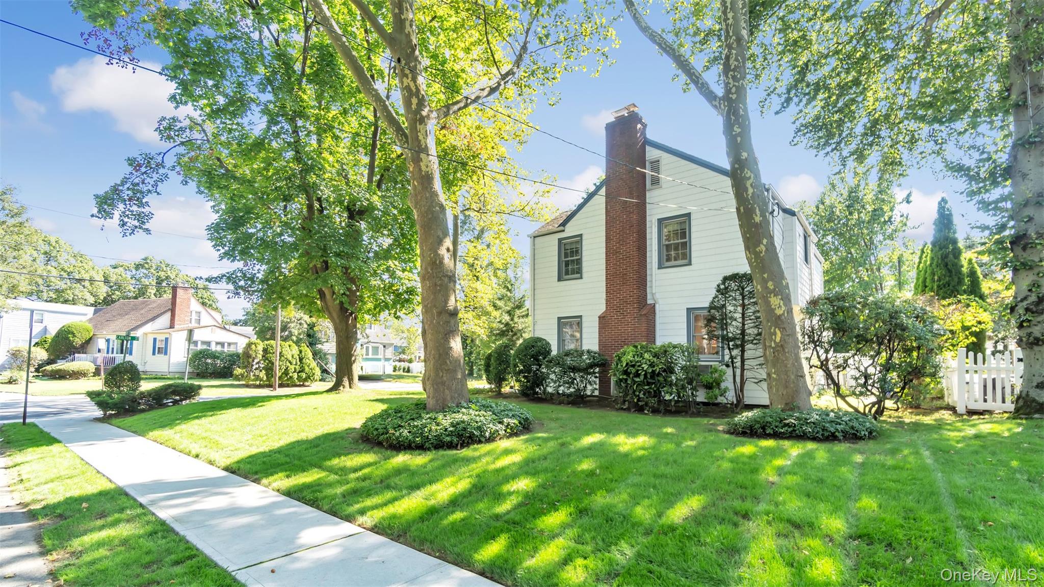 #4 photo, 35 Carlton Street, Malverne , NY 11565