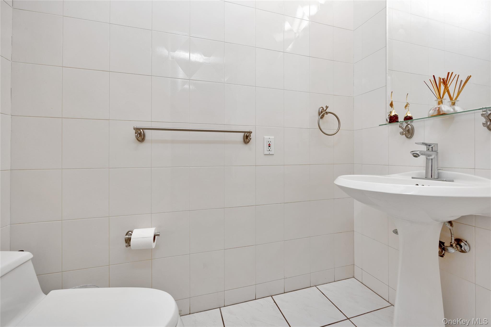 #13 photo, 708 Park Lane, ナッソー郡 Cedarhurst , NY 11516