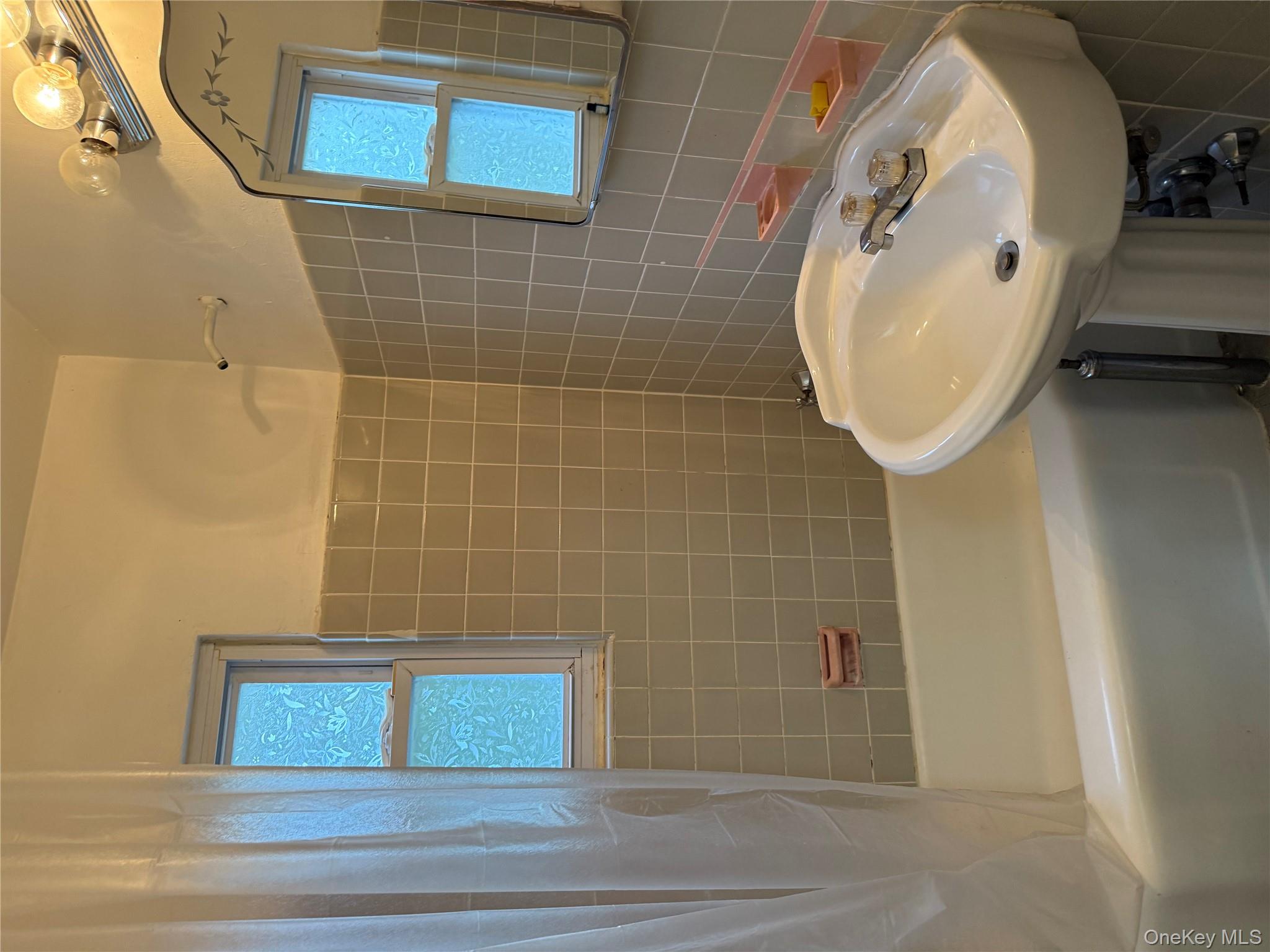 #5 photo, 87-16 Marengo Street, クイーンズ区 Holliswood , NY 11423