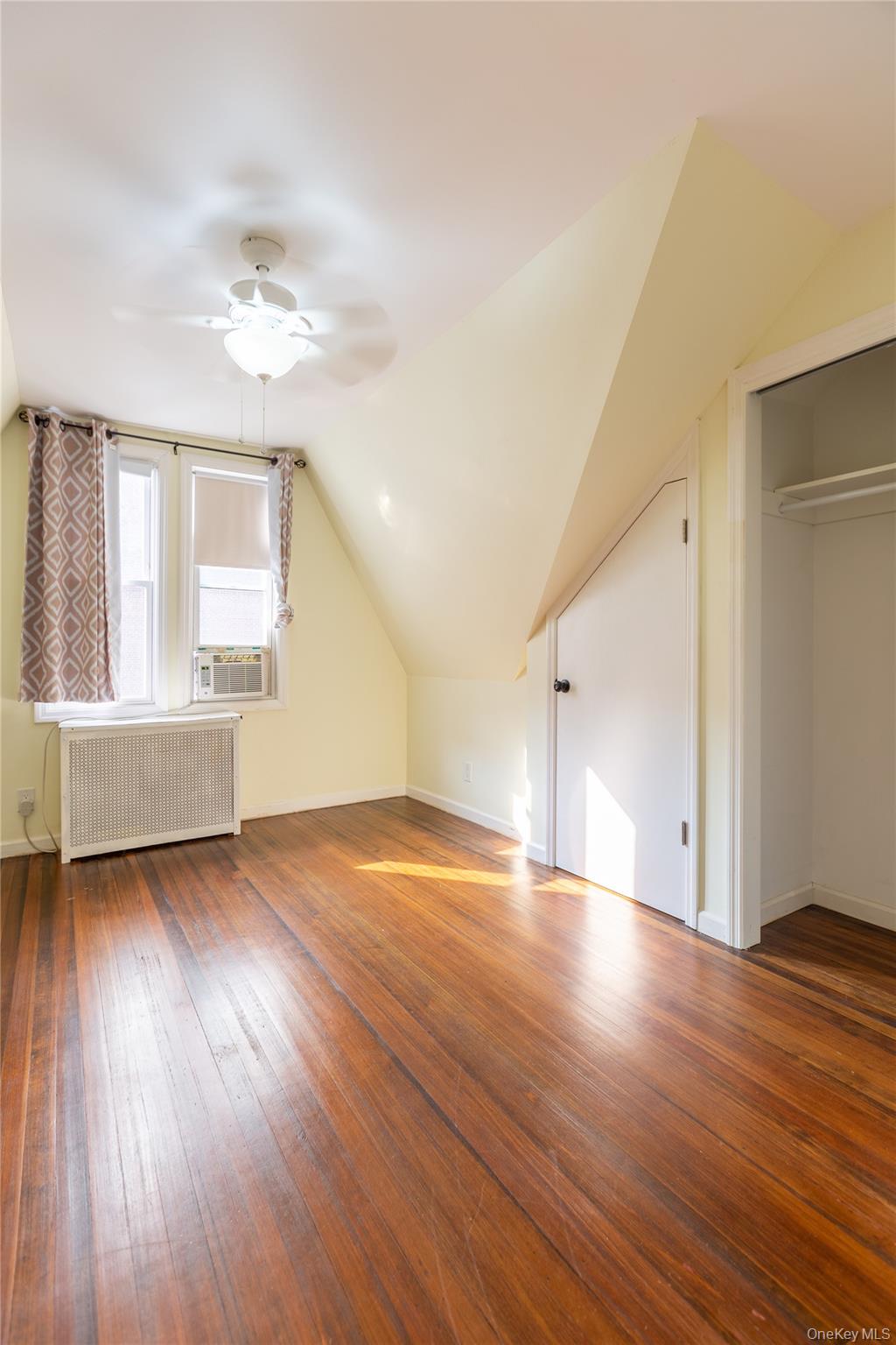 #12 photo, 3801 Sedgwick Avenue, Bronx , NY 10463