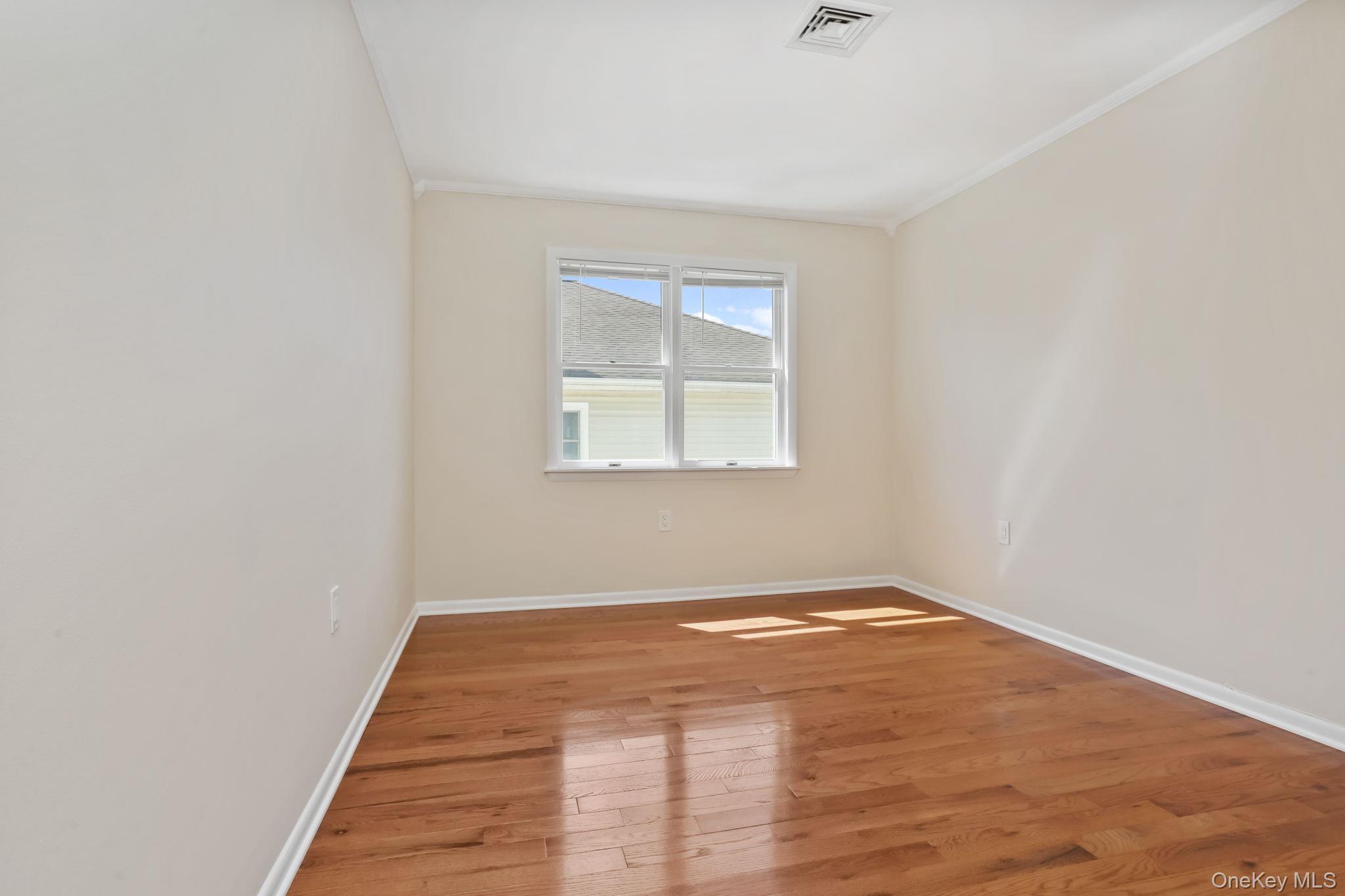 #15 photo, 160 Lakeview Avenue, West Harrison , NY 10604