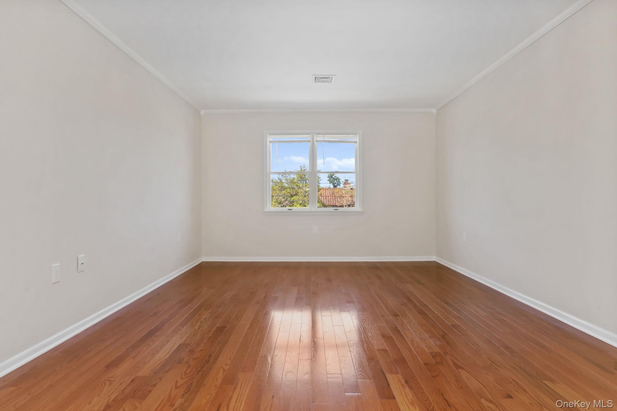 #4 photo, 160 Lakeview Avenue, West Harrison , NY 10604