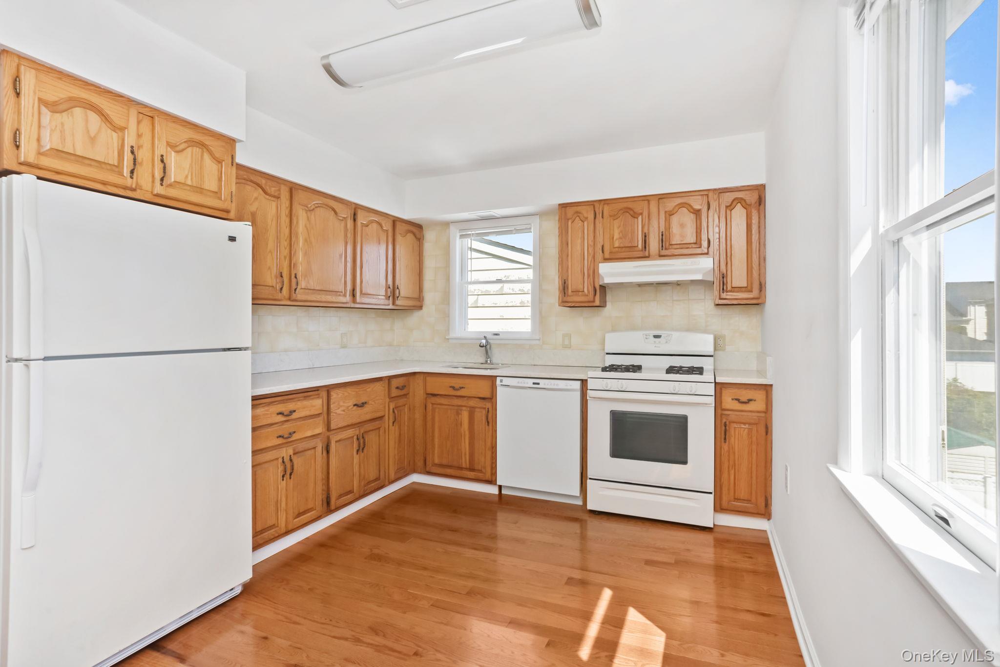 #8 photo, 160 Lakeview Avenue, West Harrison , NY 10604