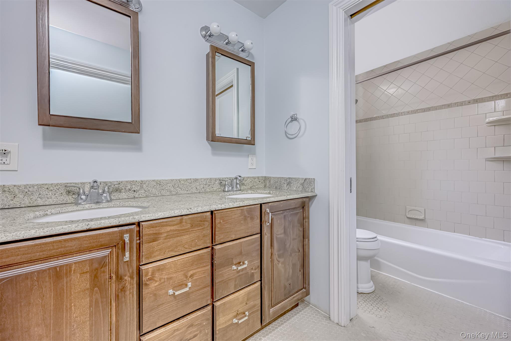 #14 photo, 5 Lake Road, Suffern , NY 10901