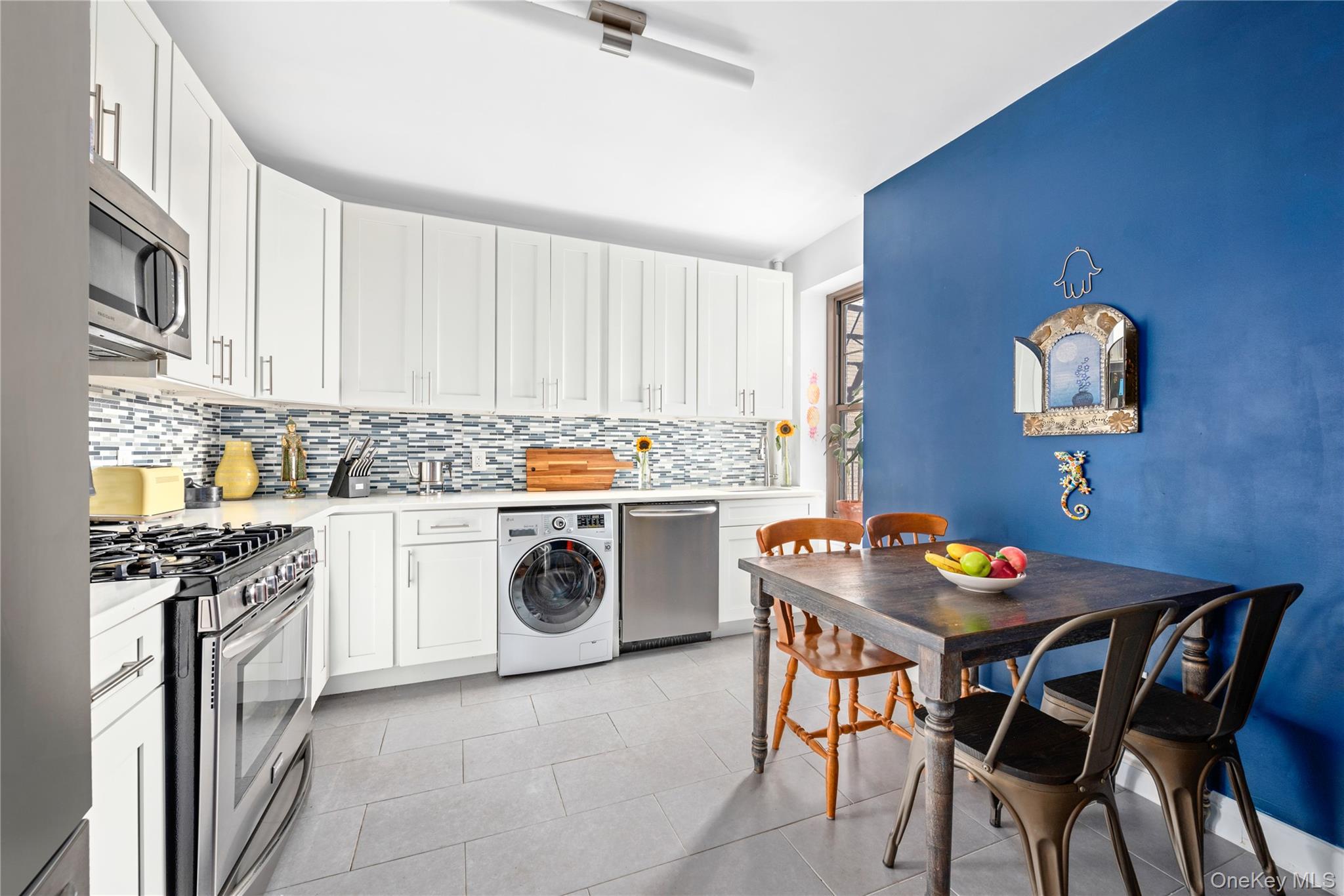 #5 photo, 1100 Grand, Bronx , NY 10456