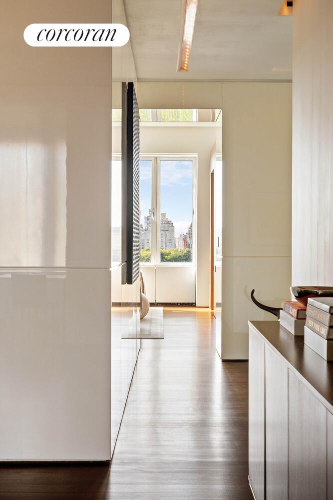 #18 photo, 2 E 88TH Street, Carnegie Hill , NY 10128