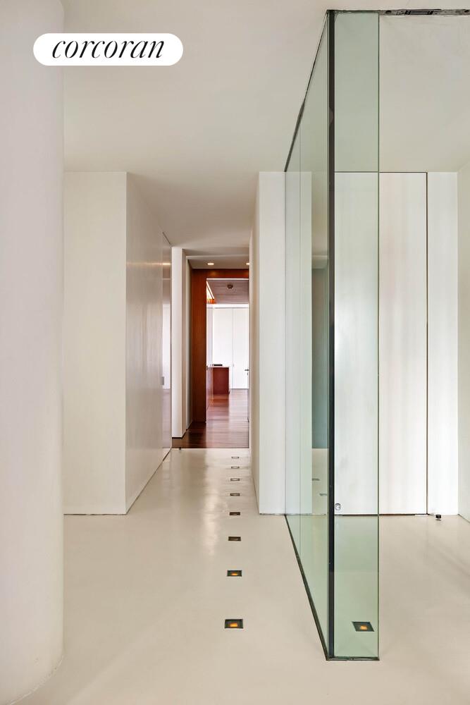 #21 photo, 2 E 88TH Street, Carnegie Hill , NY 10128