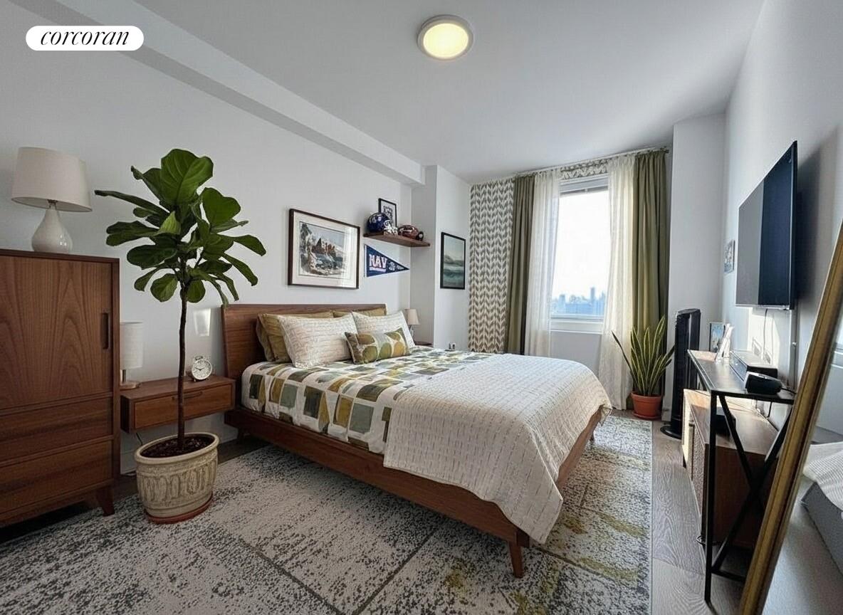 #4 photo, Hunters Point, Hunters Point , NY 11101