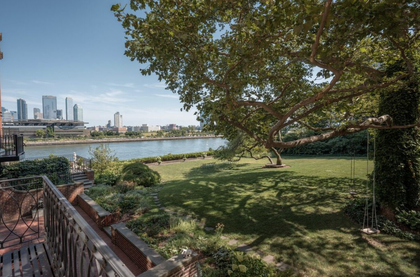 #4 photo, 6 SUTTON Square, Sutton Place , NY 10022