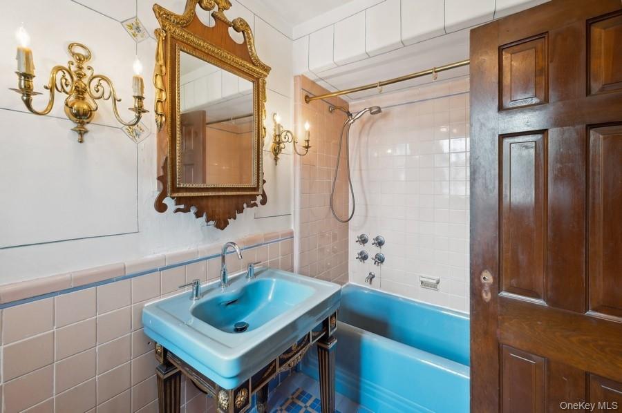 #20 photo, 29-37 168 Street, Flushing , NY 11358