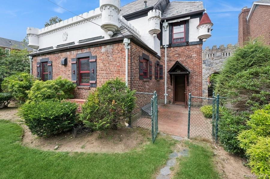 #4 photo, 29-37 168 Street, Flushing , NY 11358