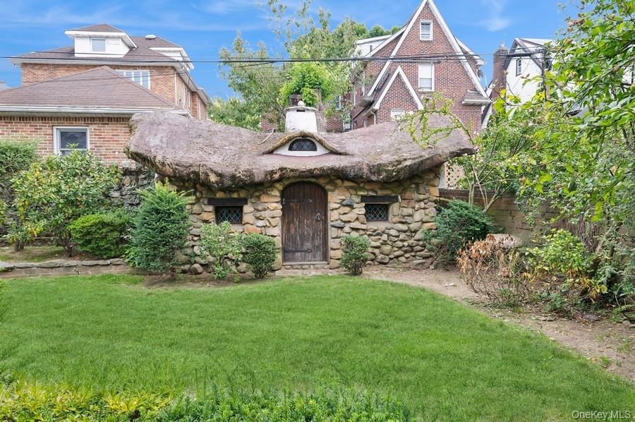 #5 photo, 29-37 168 Street, Flushing , NY 11358