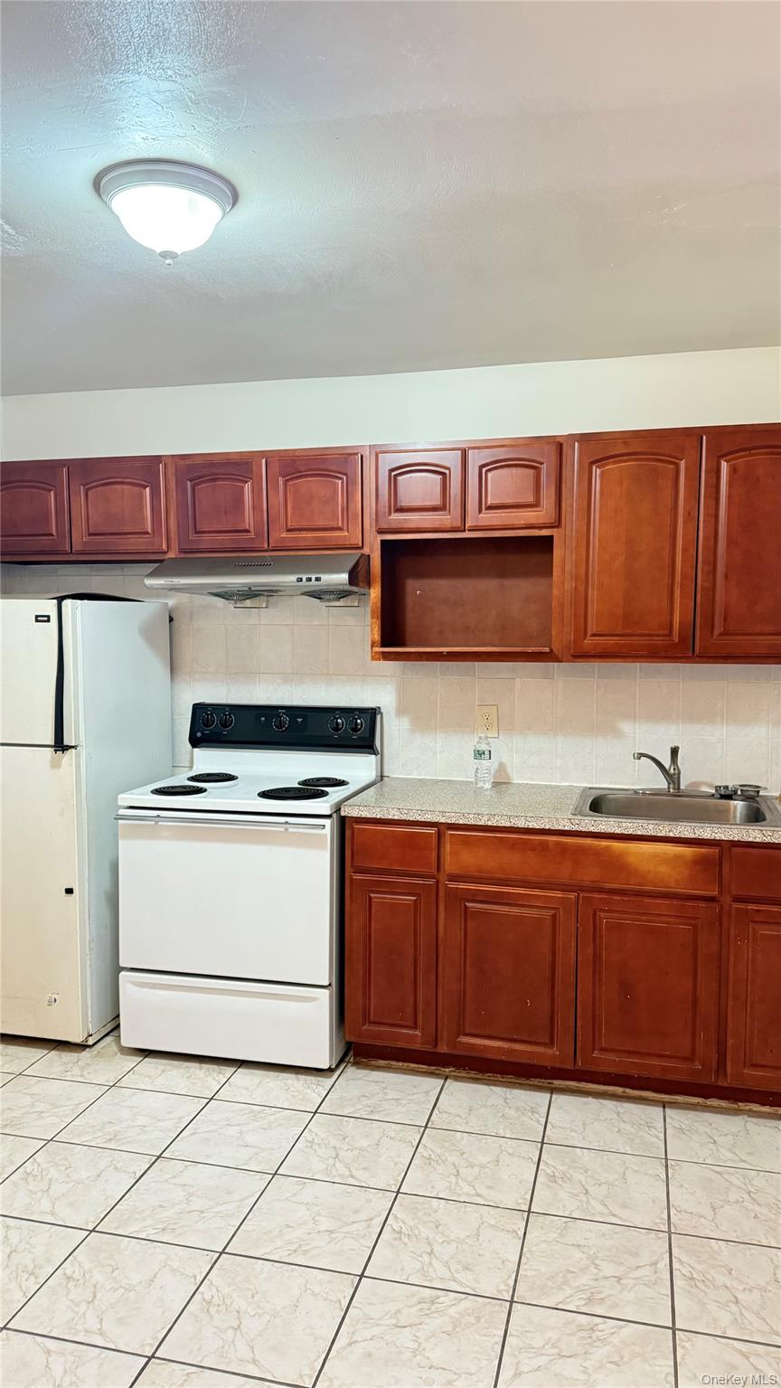 #2 photo, 9461 43rd Avenue, クイーンズ区 Elmhurst , NY 11373