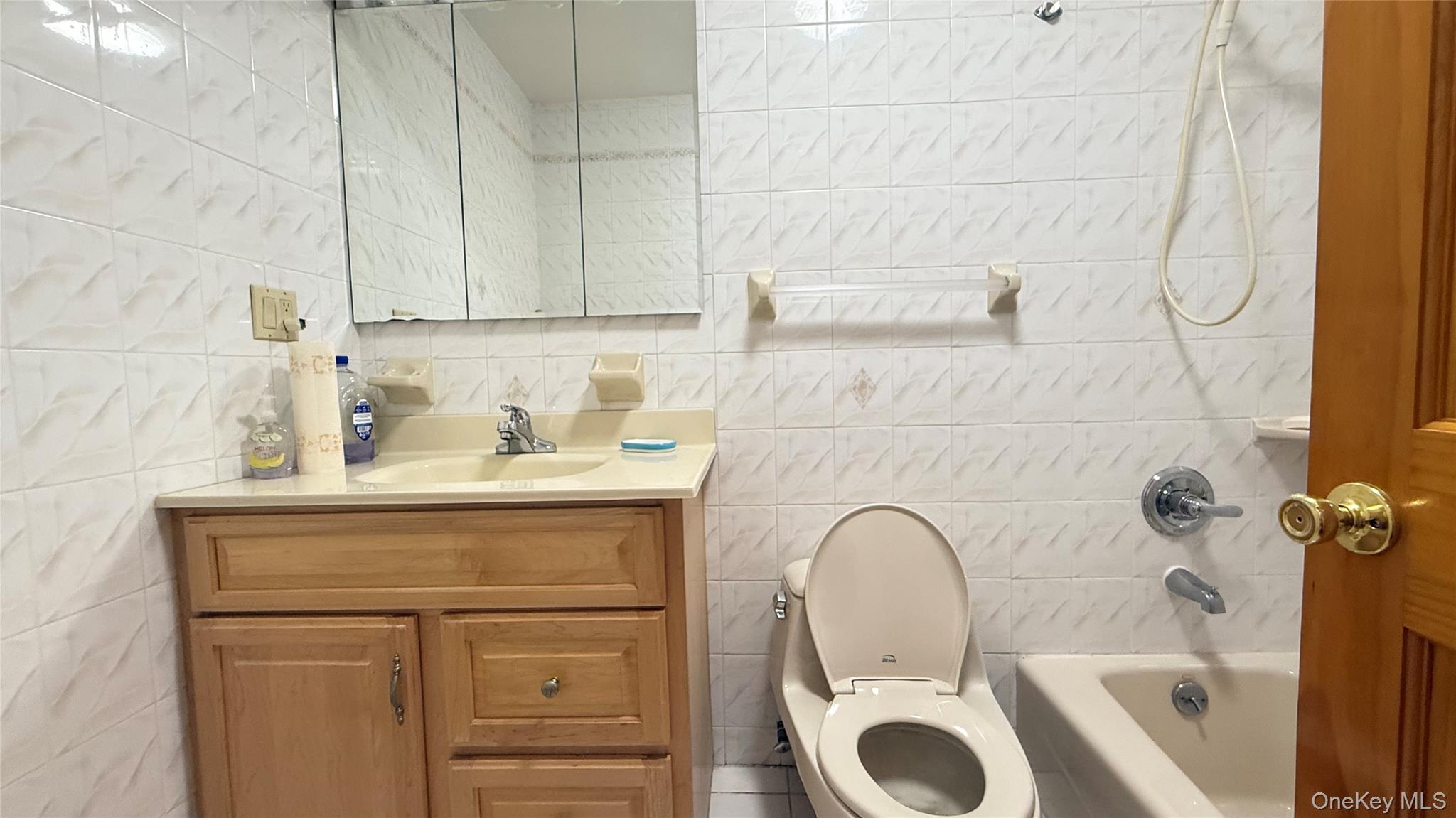 #5 photo, 9461 43rd Avenue, クイーンズ区 Elmhurst , NY 11373