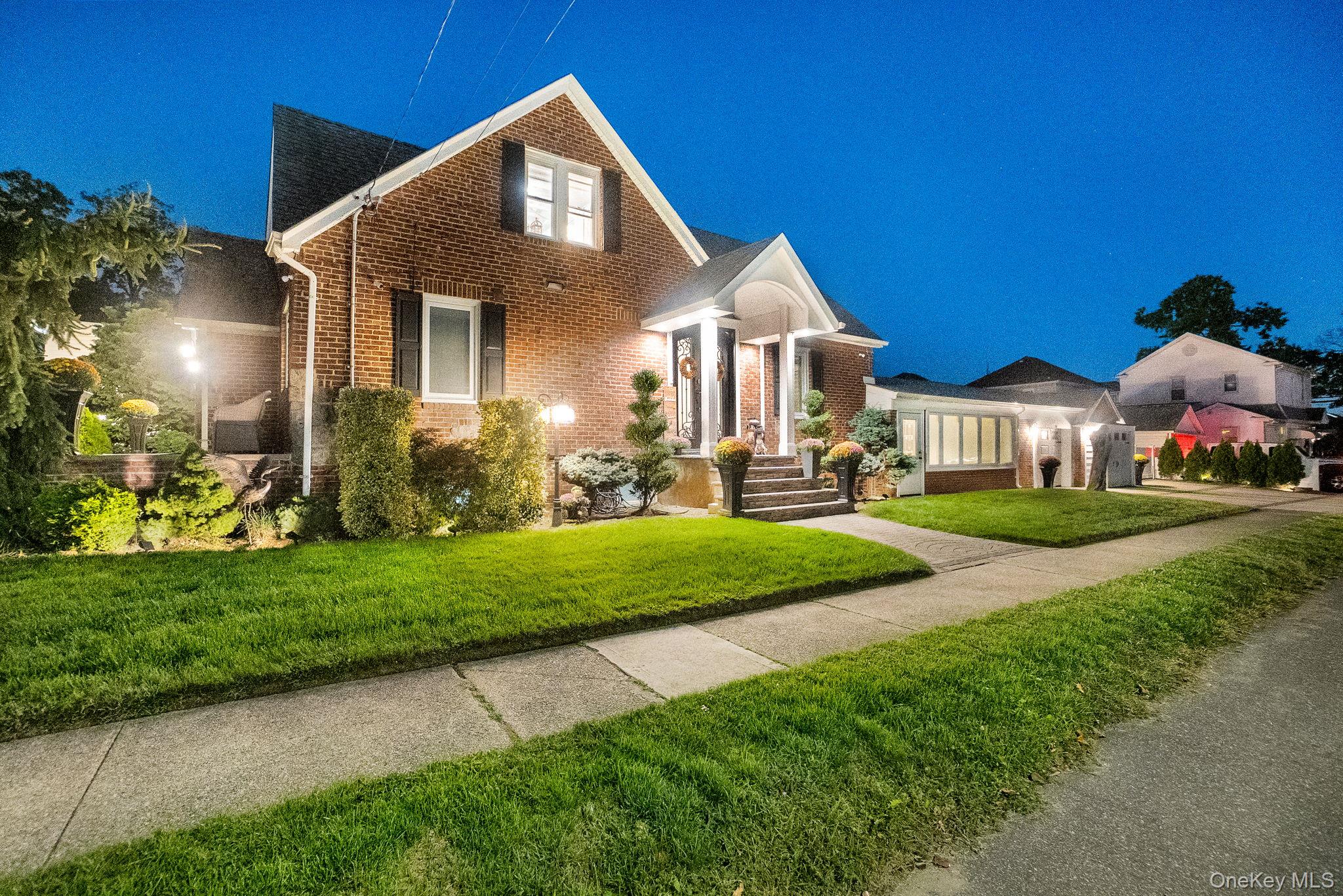 #2 photo, 122 Hoffman Street, Valley Stream , NY 11580