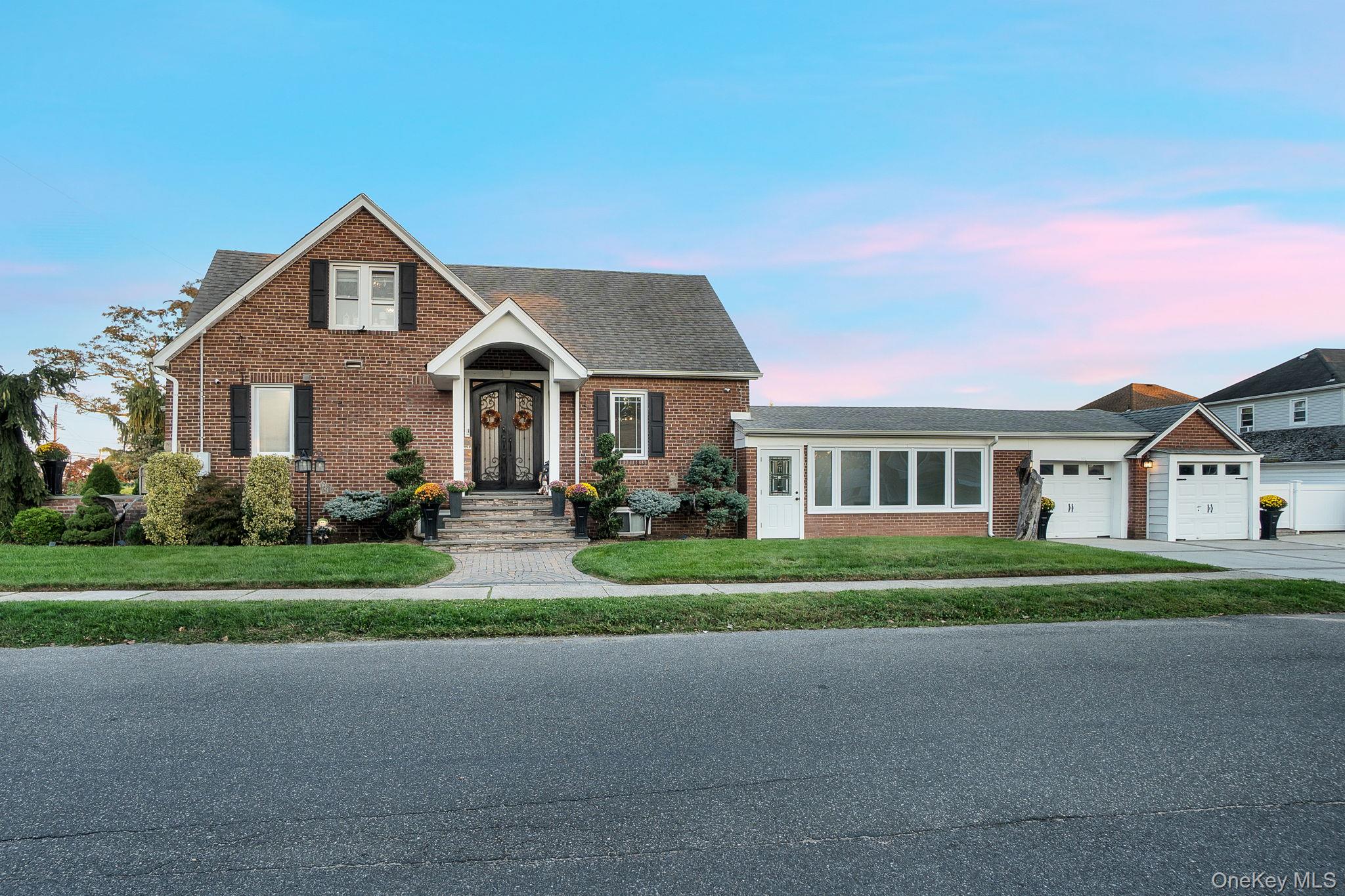 #5 photo, 122 Hoffman Street, Valley Stream , NY 11580