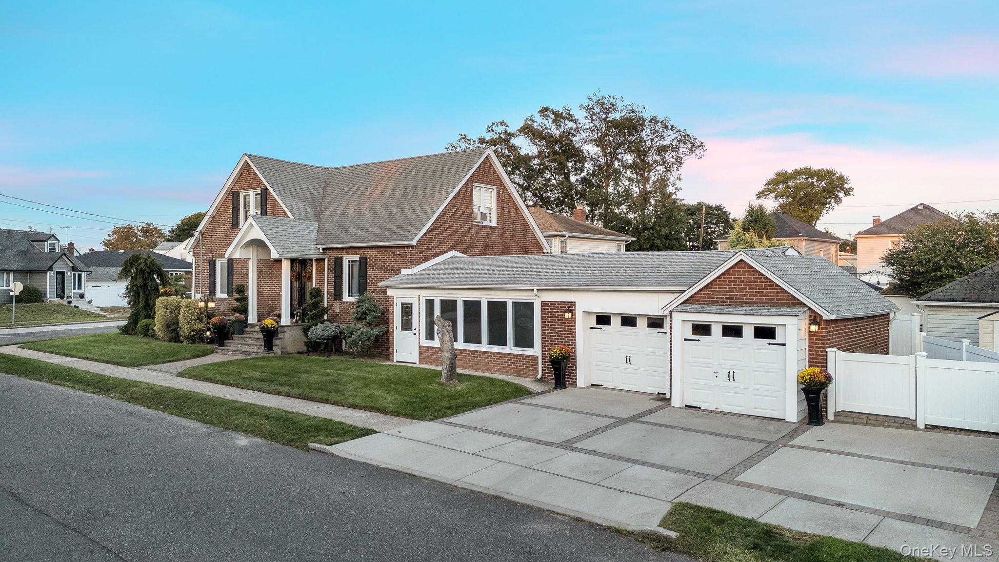 #6 photo, 122 Hoffman Street, Valley Stream , NY 11580