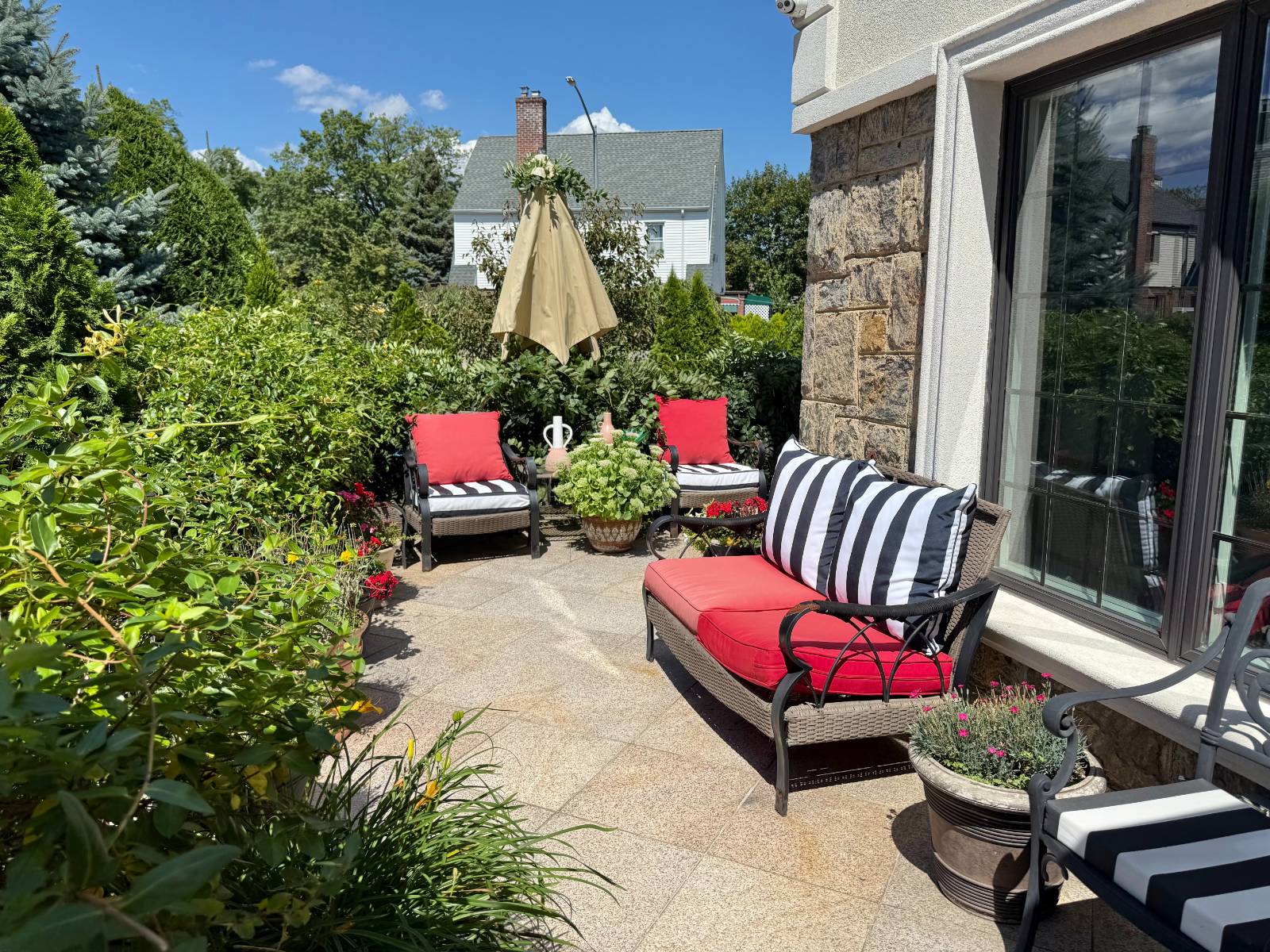 #14 photo, 50-05 215 Street, BAYSIDE , NY 11364