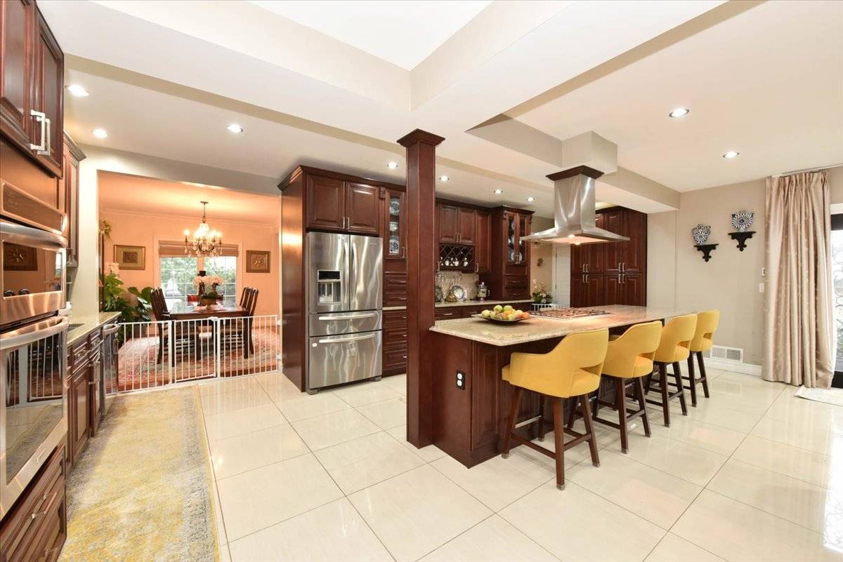 #17 photo, 50-05 215 Street, BAYSIDE , NY 11364