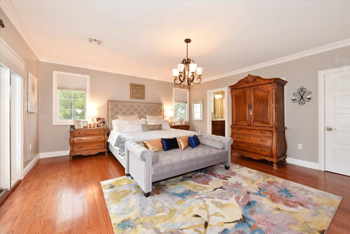 #19 photo, 50-05 215 Street, BAYSIDE , NY 11364