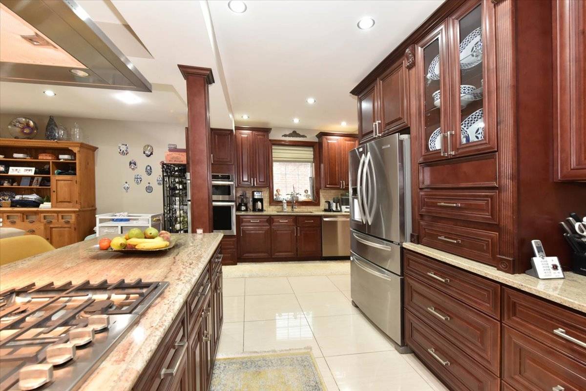 #22 photo, 50-05 215 Street, BAYSIDE , NY 11364