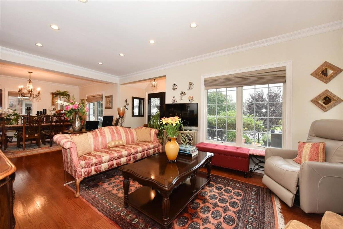 #23 photo, 50-05 215 Street, BAYSIDE , NY 11364