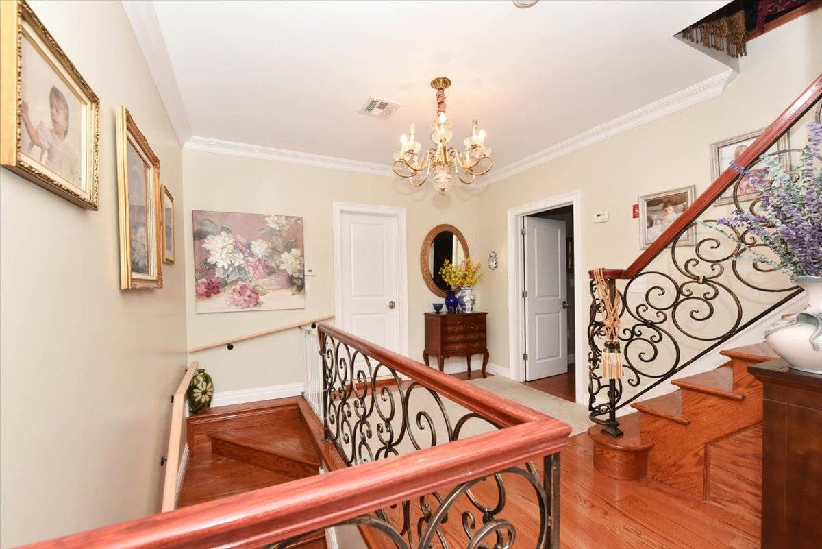 #24 photo, 50-05 215 Street, BAYSIDE , NY 11364