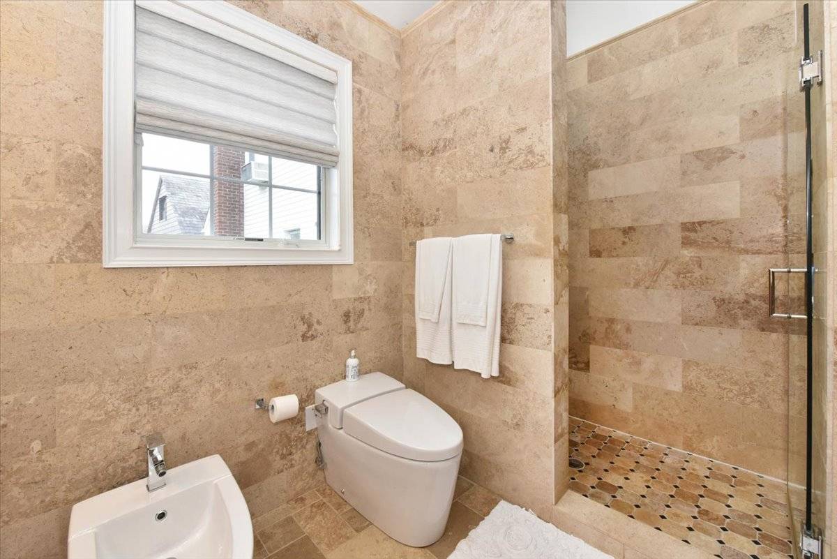 #28 photo, 50-05 215 Street, BAYSIDE , NY 11364