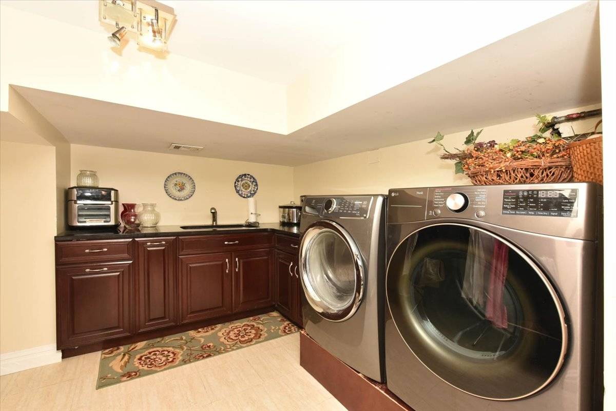 #32 photo, 50-05 215 Street, BAYSIDE , NY 11364