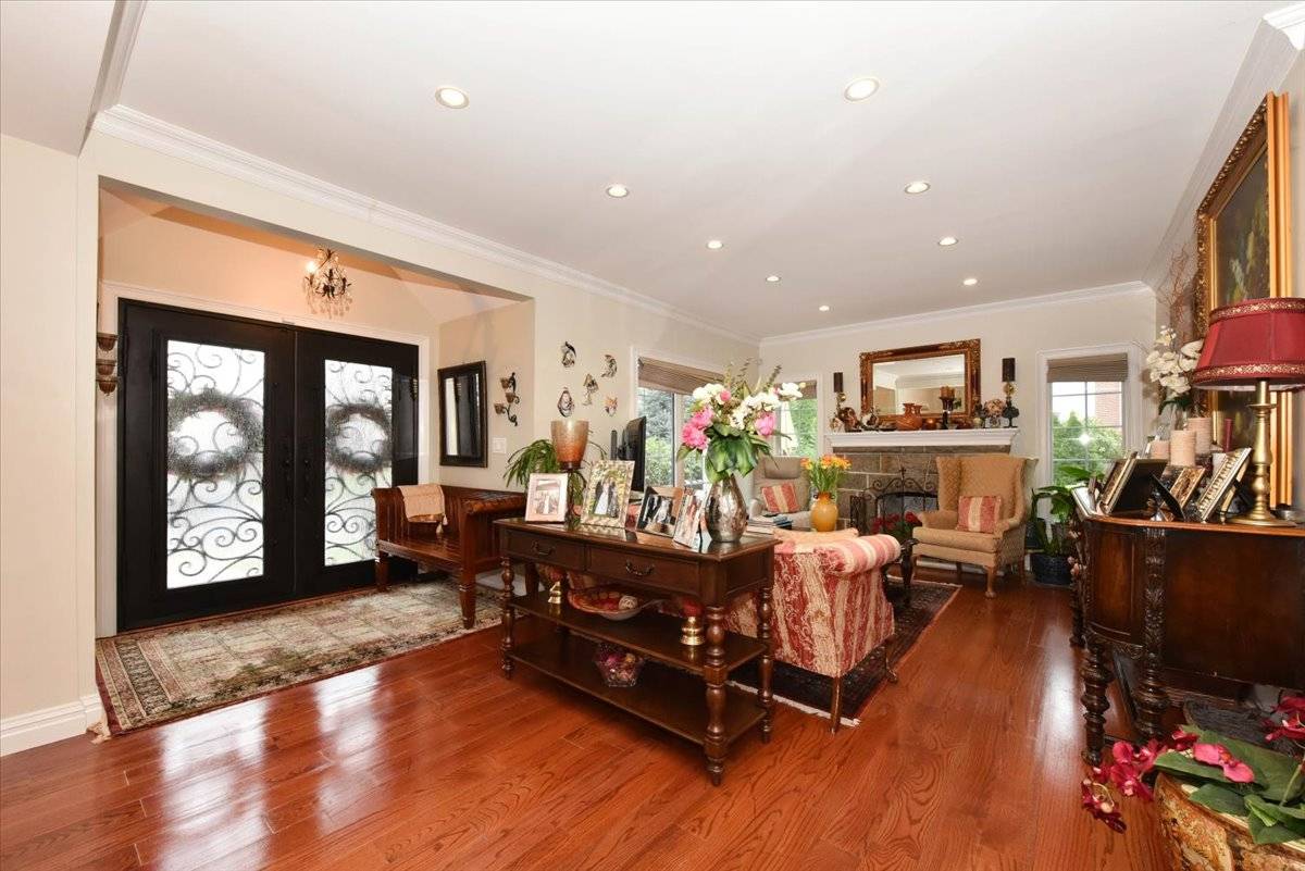 #40 photo, 50-05 215 Street, BAYSIDE , NY 11364