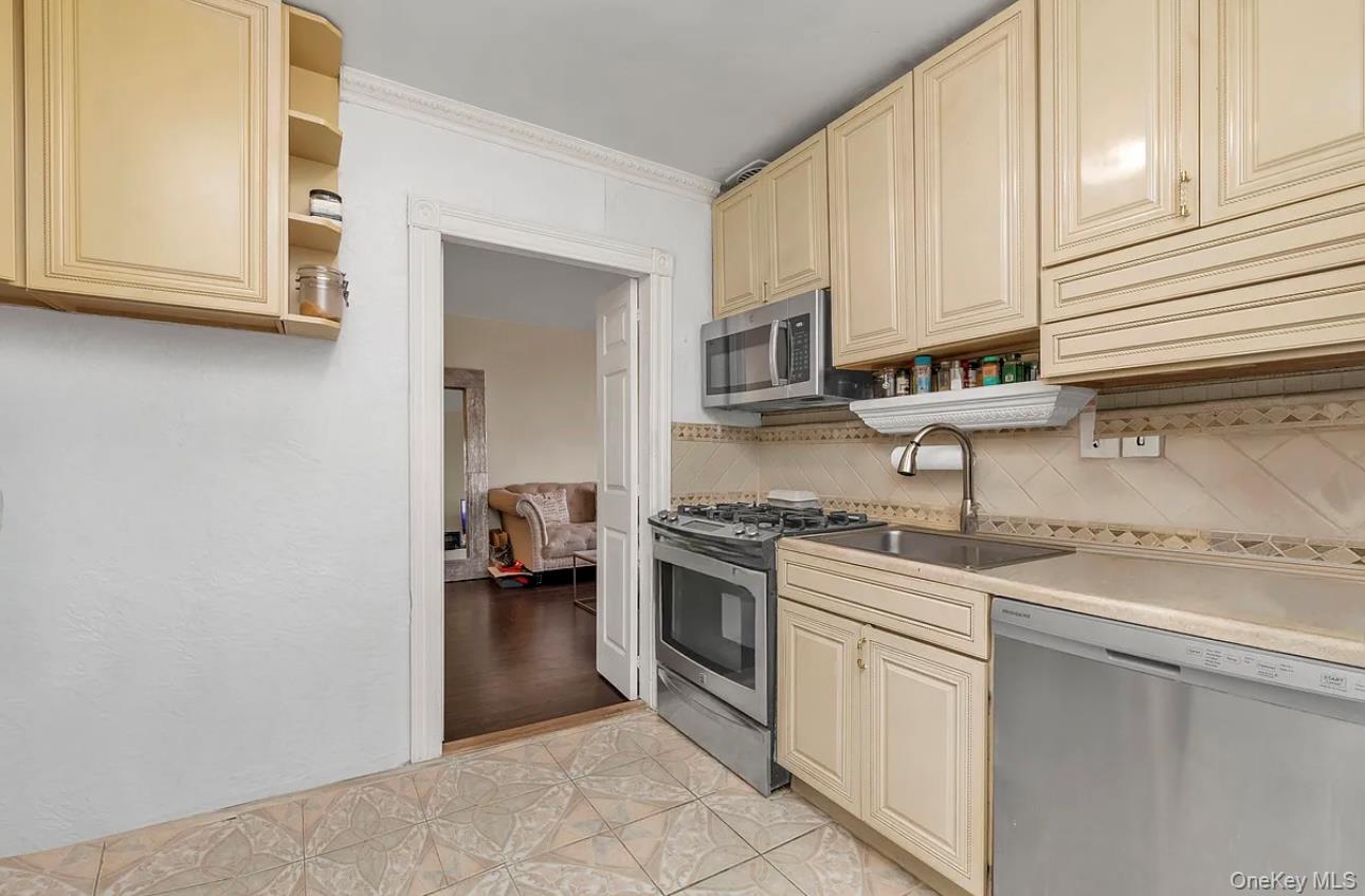 #10 photo, 150-10 71st Avenue, クイーンズ区 Kew Garden Hills , NY 11367